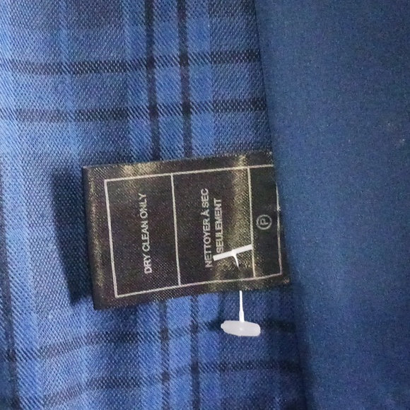 Blazer - Picture 3 of 4